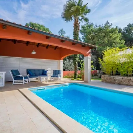 Rossella 1 Two-bedroom Ap Achilea Apartman *