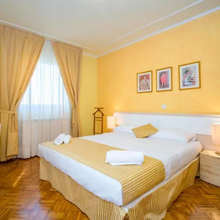 Rossella 1 Two-bedroom Ap Achilea Rovinj