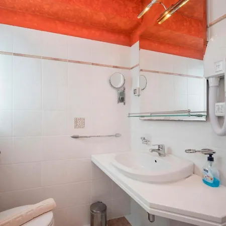 Rossella 1 Two-bedroom Ap Achilea Apartman